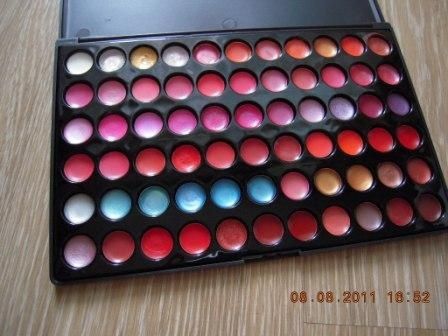 Paleta 66 cores sombra e brilho labial
